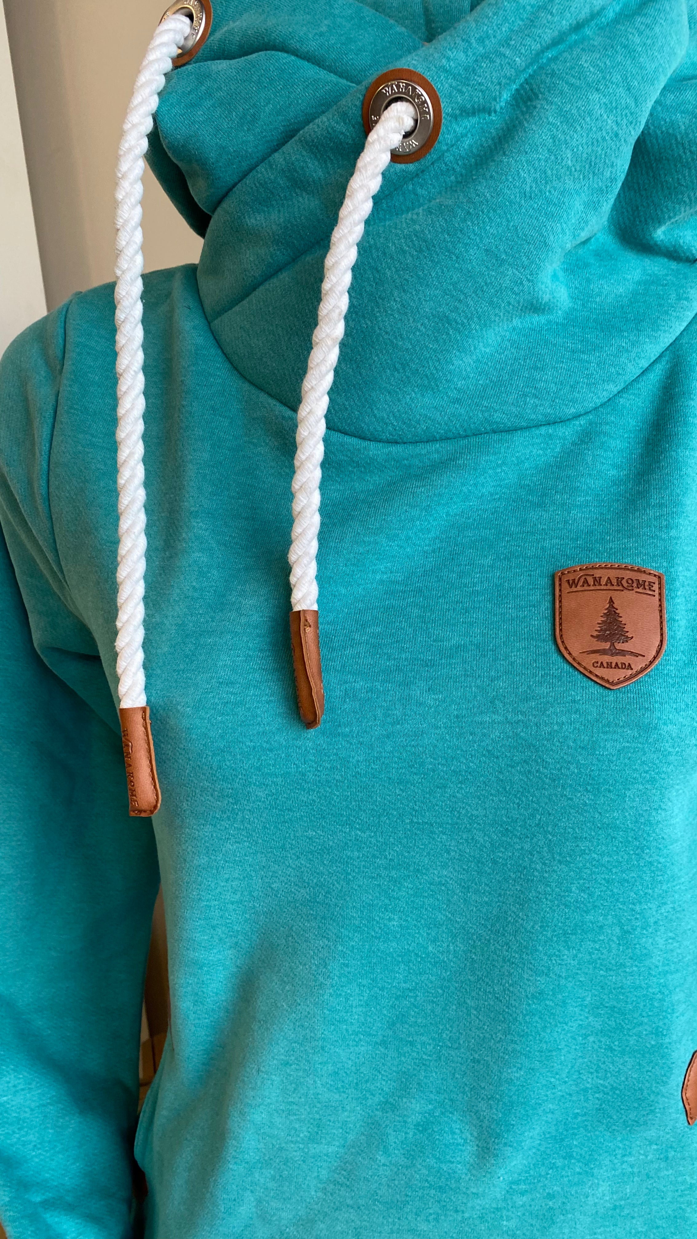 Artemis Lake Pullover Hoodie